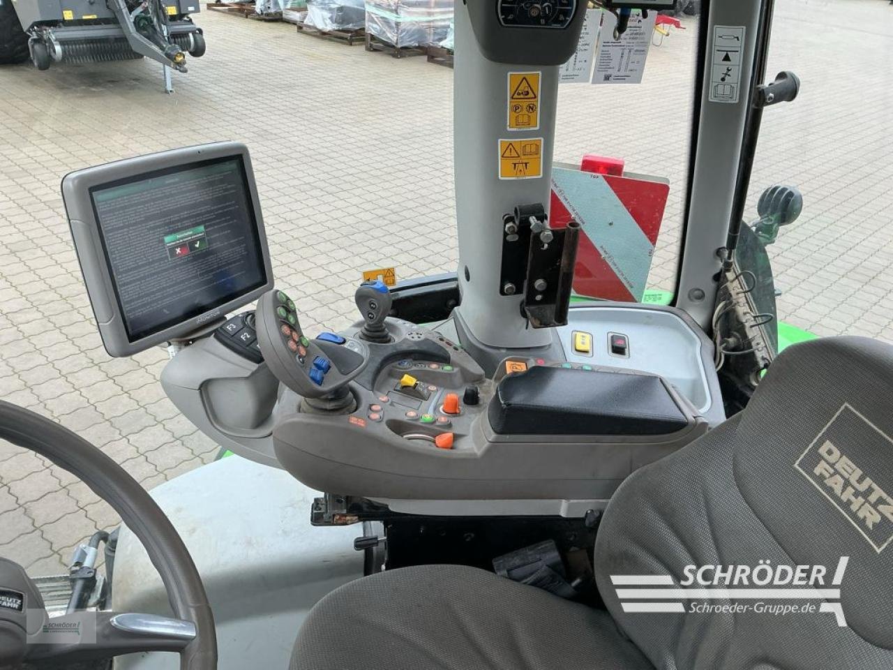 Traktor типа Deutz-Fahr AGROTRON 7250 TTV | RTK, Gebrauchtmaschine в Hemmoor (Фотография 16)